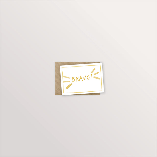 Mini-carte « Bravo ! » calligraphiée en doré, avec enveloppe kraft