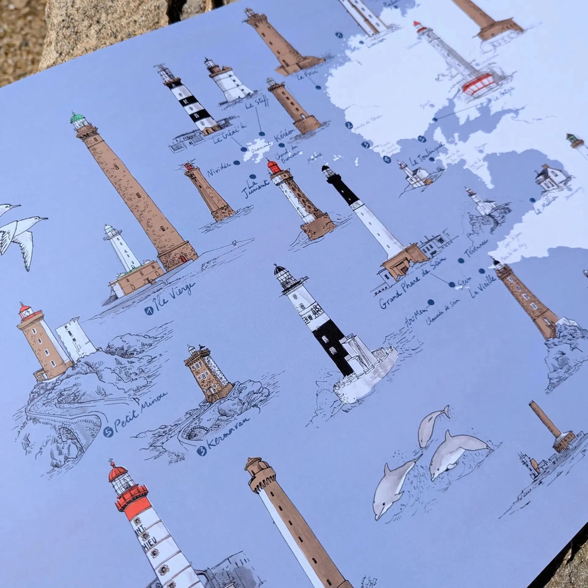 Détail de l'affiche Phares du Finistère : phares, dauphins et oiseaux autour de la côte