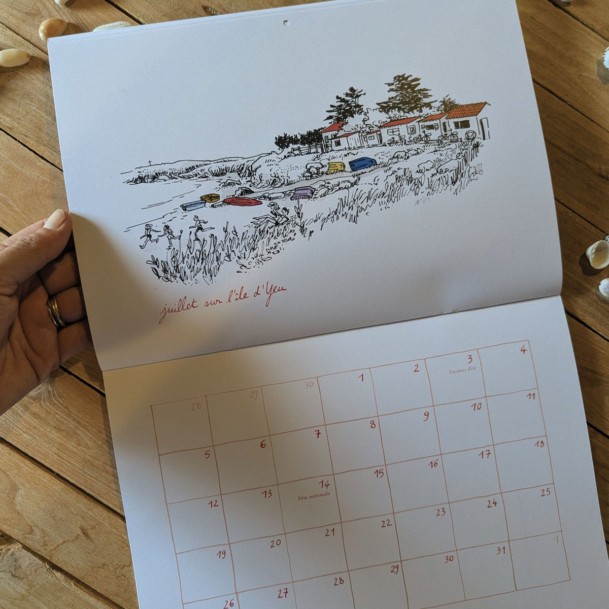 Calendrier 2027 « D'île en île » ouvert : l'île d'Yeu, ses maisons et sa côte