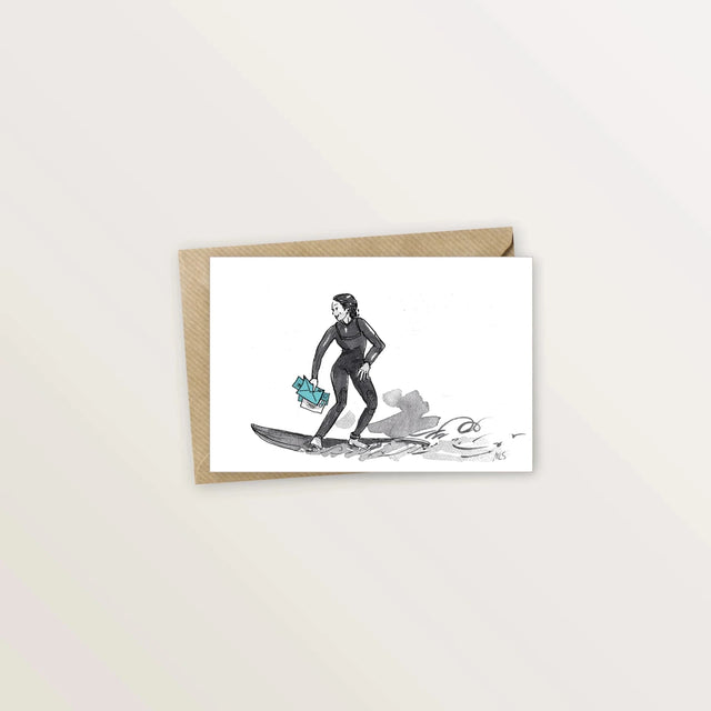 Carte d'anniversaire illustrée - Surfeur livrant un gâteau sur sa planche