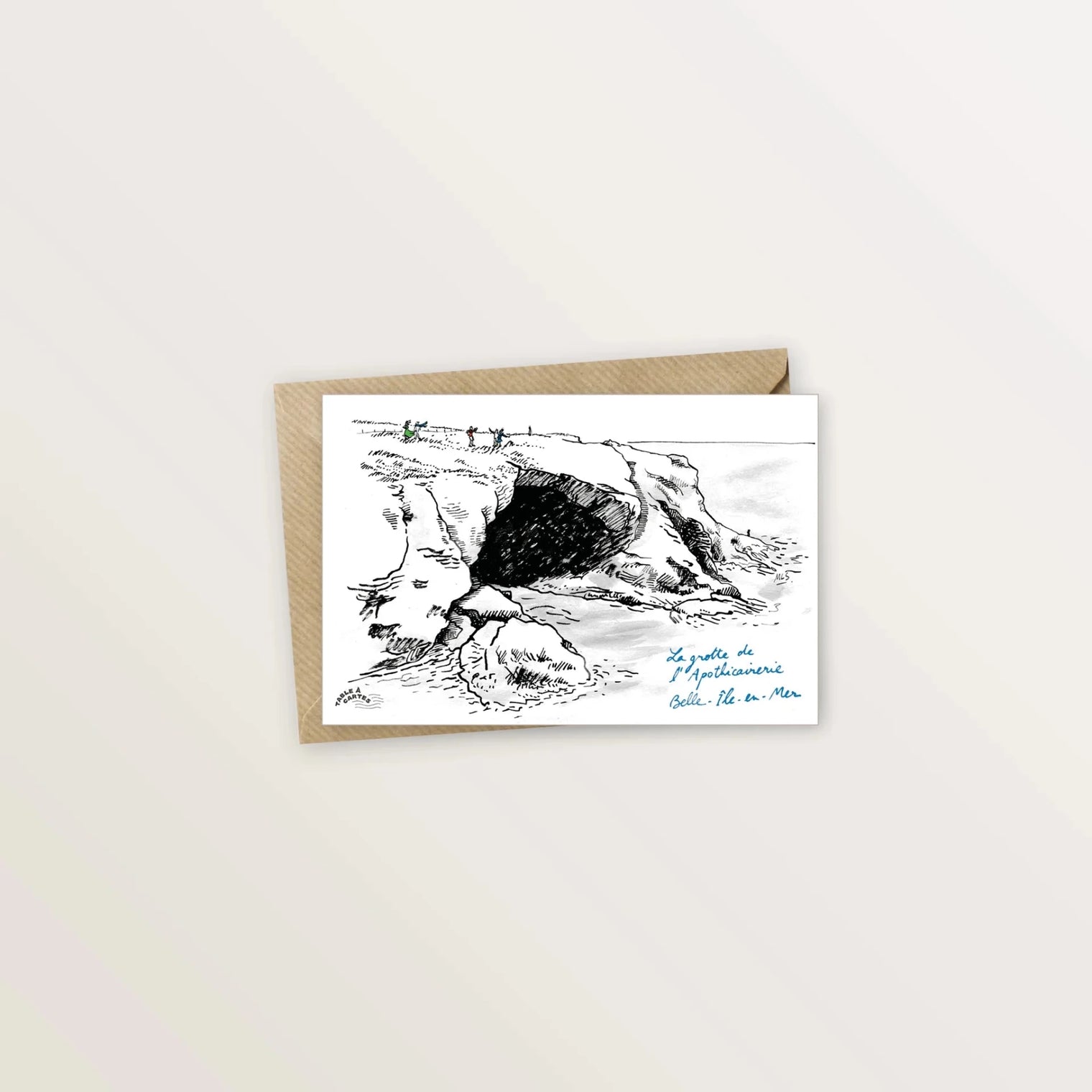 Carte postale de Belle-Ile : la grotte de l'Apothicairerie - Table à cartes