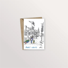 Carte postale Port-Louis : promeneurs dans une ruelle pavée bordée de maisons anciennes